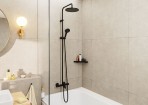 Dušas sistēma ar vannas termostatu Vernis Blend 240 1jet, melna matēta 6