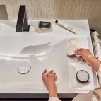 Hansgrohe Xelu Q Izlietne ar plauktu labajā pusē 800/480, balta 4