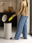 NewIcon atkritumu tvertne ar pedāli, 30 litri - mīksta, pelēka 2