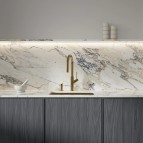 Omnires Bend virtuves maisītājs ar izvelkamu izteku, Brushed brass 2