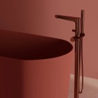 Omnires Contour brīvi stāvošs vannas maisītājs, Brushed copper 4